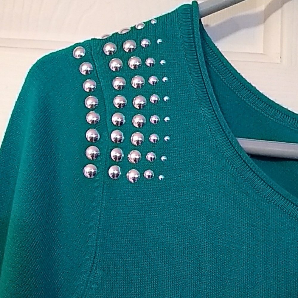 Express turquoise sweater with silver grommets - Picture 2 of 6